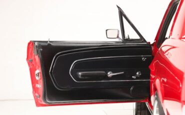 Unknown-Mustang-1967-Candy-Apple-Red-Black-7