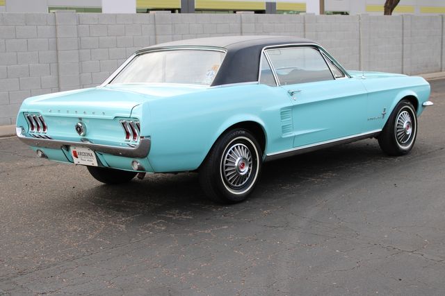 Unknown-Mustang-1967-Frost-Turquoise-Blue-1