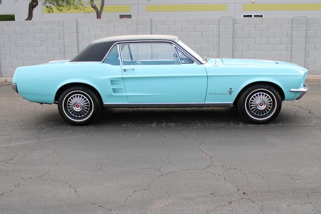 Unknown-Mustang-1967-Frost-Turquoise-Blue