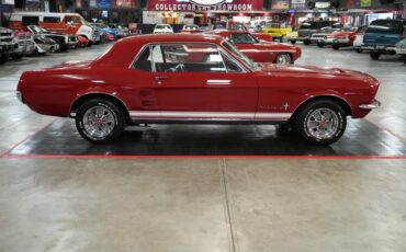Unknown-Mustang-1967-Red-Black-16