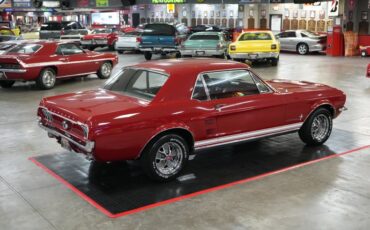 Unknown-Mustang-1967-Red-Black-29