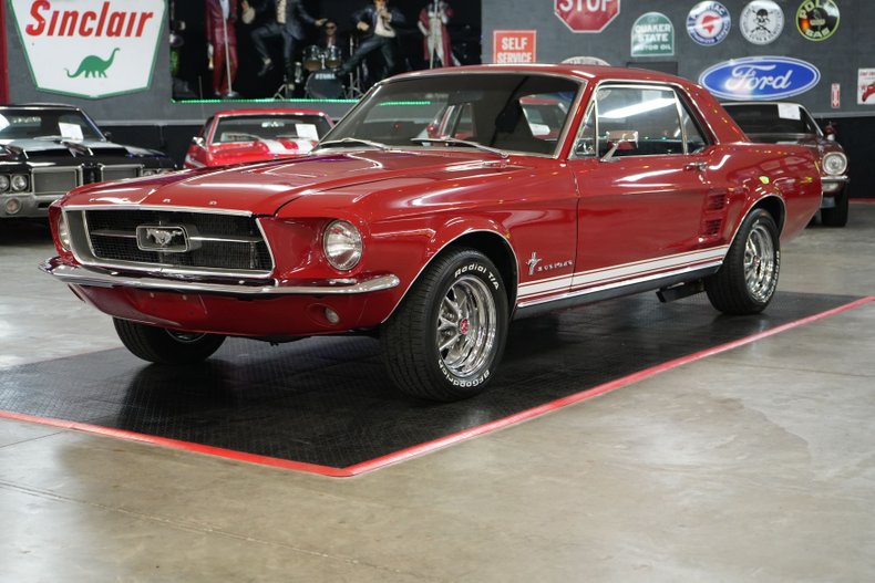 Unknown-Mustang-1967-Red-Black-33