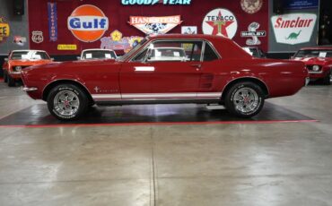 Unknown-Mustang-1967-Red-Black-34