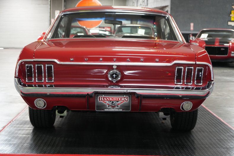 Unknown-Mustang-1967-Red-Black-36