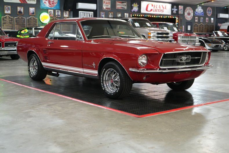 Unknown-Mustang-1967-Red-Black-39