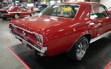 Unknown-Mustang-1967-Red-Black-47