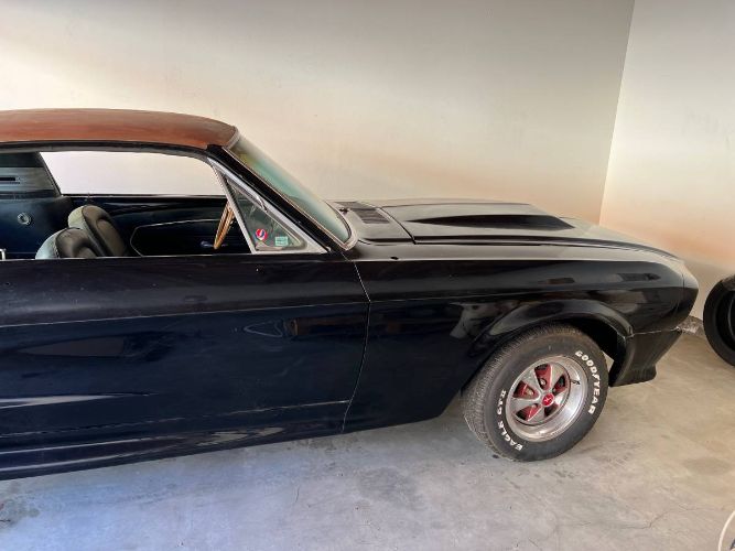 Unknown-Mustang-1967-Red-Sauterne-Gold-12