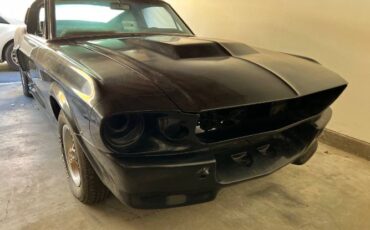 Unknown-Mustang-1967-Red-Sauterne-Gold-23