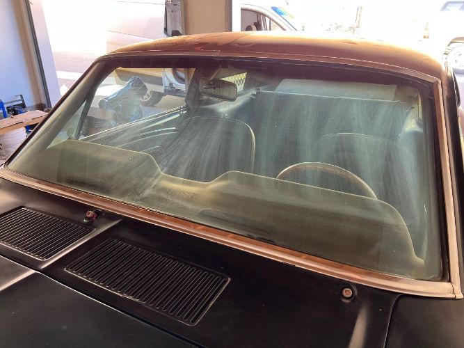 Unknown-Mustang-1967-Red-Sauterne-Gold-5