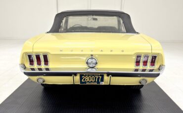 Unknown-Mustang-1967-Springtime-Yellow-Black-19
