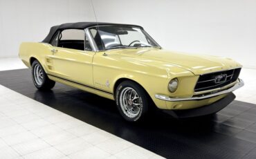 Unknown-Mustang-1967-Springtime-Yellow-Black-22