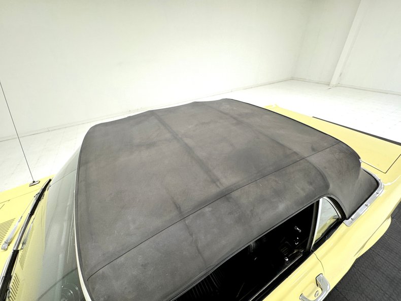 Unknown-Mustang-1967-Springtime-Yellow-Black-25