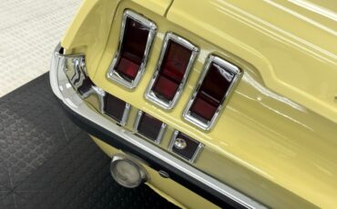 Unknown-Mustang-1967-Springtime-Yellow-Black-31
