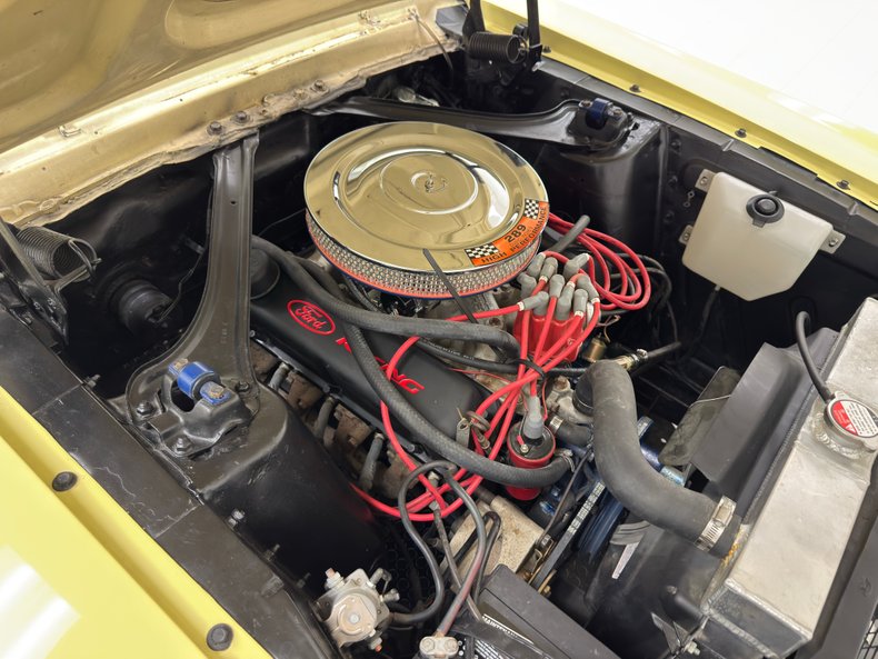 Unknown-Mustang-1967-Springtime-Yellow-Black-33