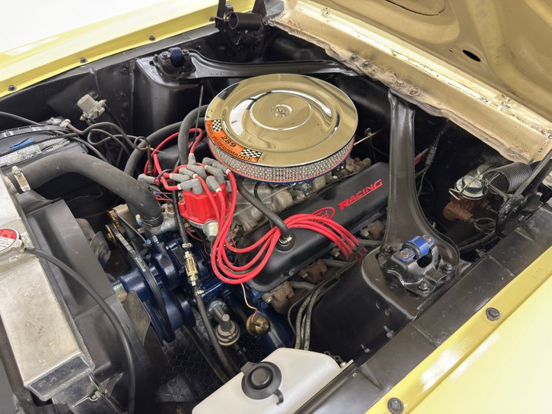 Unknown-Mustang-1967-Springtime-Yellow-Black-35