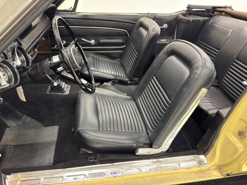 Unknown-Mustang-1967-Springtime-Yellow-Black-6