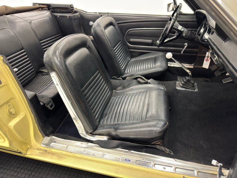 Unknown-Mustang-1967-Springtime-Yellow-Black-9