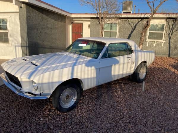 Unknown-Mustang-1967-White-1