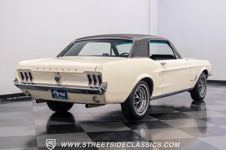 Unknown-Mustang-1967-Wimbledon-White-Black-10