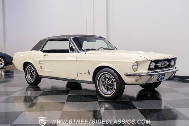 Unknown-Mustang-1967-Wimbledon-White-Black-11
