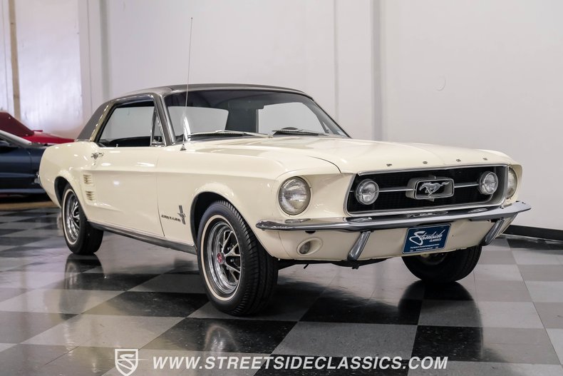 Unknown-Mustang-1967-Wimbledon-White-Black-12