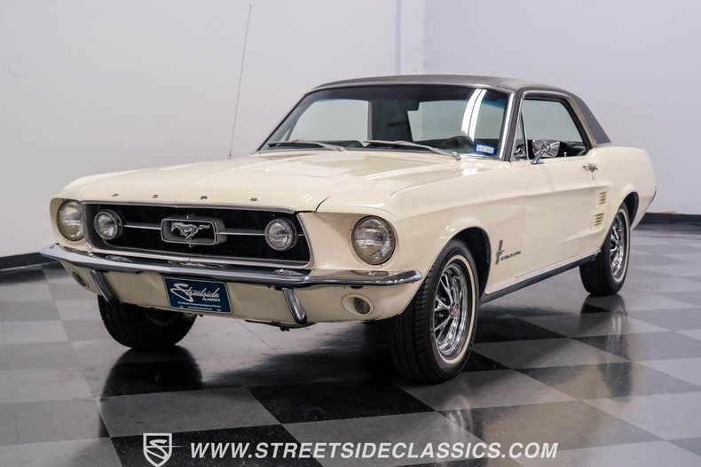 Unknown-Mustang-1967-Wimbledon-White-Black-15