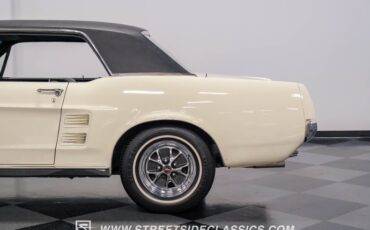 Unknown-Mustang-1967-Wimbledon-White-Black-21