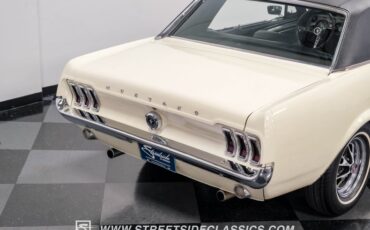Unknown-Mustang-1967-Wimbledon-White-Black-22