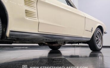 Unknown-Mustang-1967-Wimbledon-White-Black-24