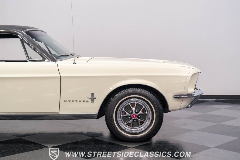 Unknown-Mustang-1967-Wimbledon-White-Black-26