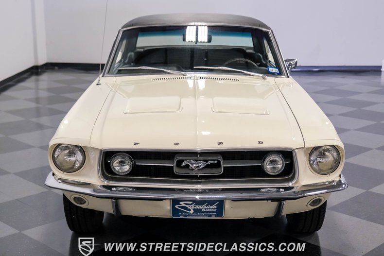 Unknown-Mustang-1967-Wimbledon-White-Black-29