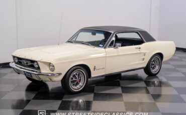 Unknown-Mustang-1967-Wimbledon-White-Black-31