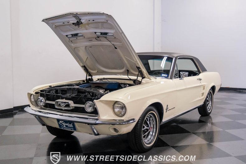 Unknown-Mustang-1967-Wimbledon-White-Black-32