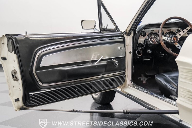 Unknown-Mustang-1967-Wimbledon-White-Black-38
