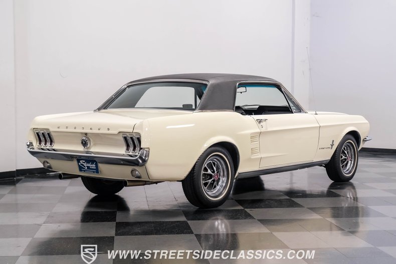 Unknown-Mustang-1967-Wimbledon-White-Black-47
