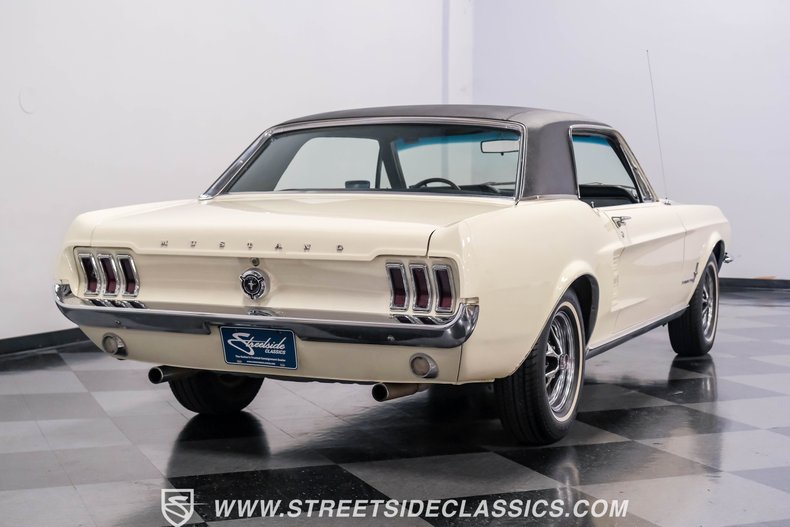 Unknown-Mustang-1967-Wimbledon-White-Black-48