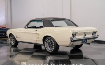 Unknown-Mustang-1967-Wimbledon-White-Black-7