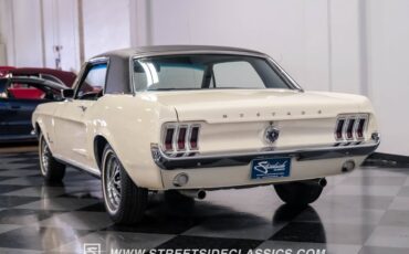 Unknown-Mustang-1967-Wimbledon-White-Black-8