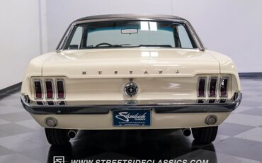 Unknown-Mustang-1967-Wimbledon-White-Black-9