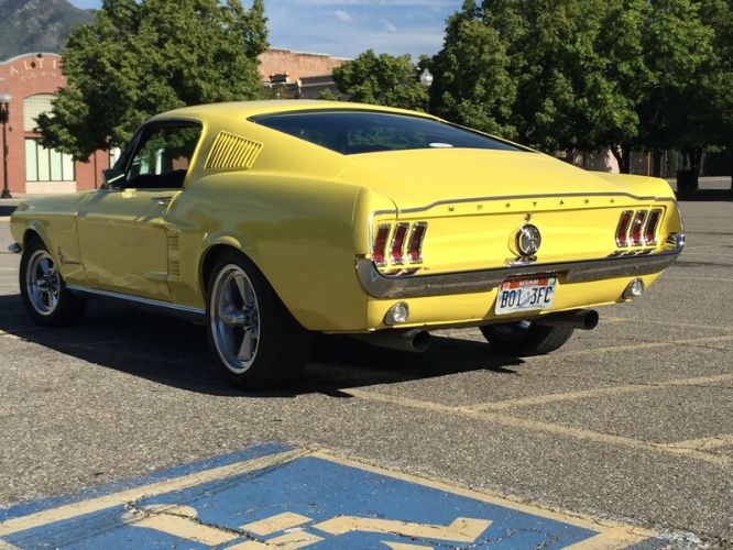 Unknown-Mustang-1967-Yellow-Black-1