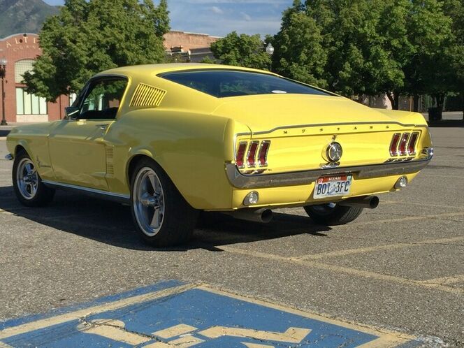 Unknown-Mustang-1967-Yellow-Black-10