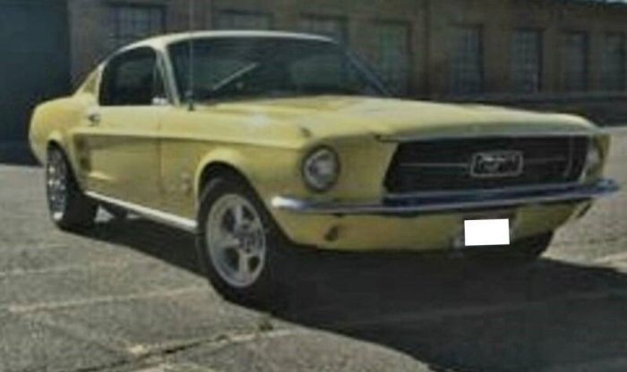 Unknown-Mustang-1967-Yellow-Black