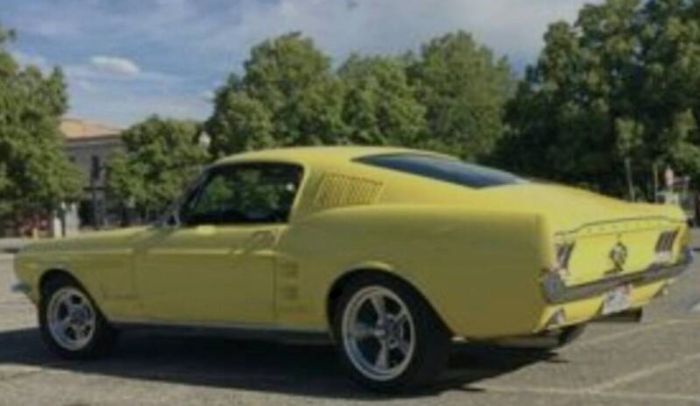 Unknown-Mustang-1967-Yellow-Black-6