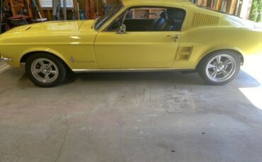 Unknown-Mustang-1967-Yellow-Black-7