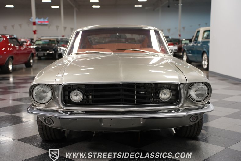 Unknown-Mustang-1968-Vapor-Silver-Cognac-1