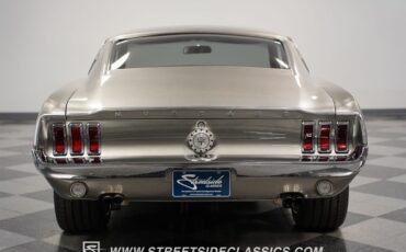 Unknown-Mustang-1968-Vapor-Silver-Cognac-12