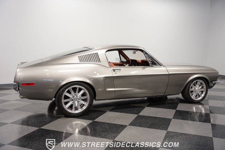 Unknown-Mustang-1968-Vapor-Silver-Cognac-15
