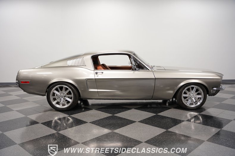 Unknown-Mustang-1968-Vapor-Silver-Cognac-16