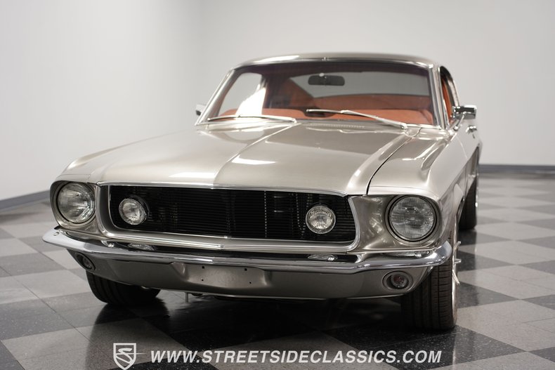 Unknown-Mustang-1968-Vapor-Silver-Cognac-19