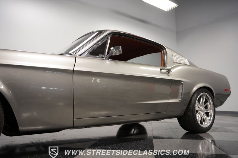 Unknown-Mustang-1968-Vapor-Silver-Cognac-20